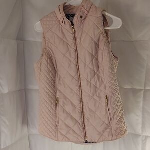 Crown and Ivy Quilted Vest with gold toned accents size M